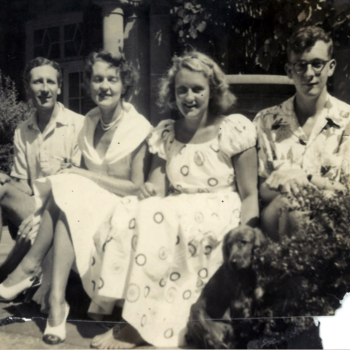 Warwick, Betty, Caroline and James Fairfax, at Barford, Bellevue Hill